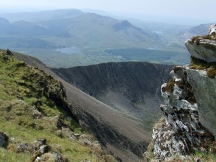 Climbing via the Rhyd Ddu path