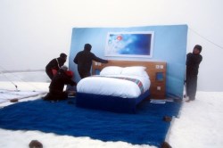 30 climbers build a bedroom on Ben Nevis Summit
